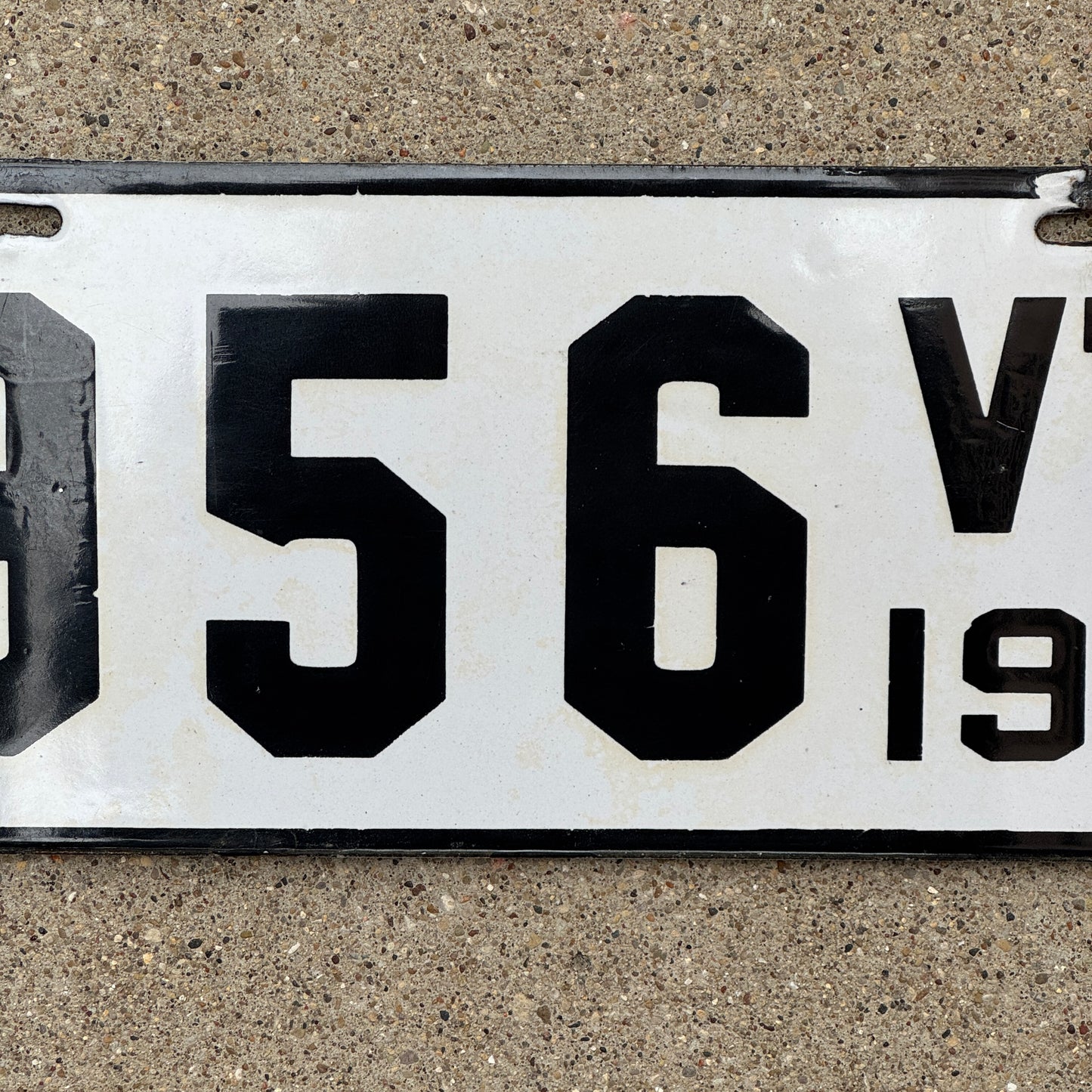 1911 Vermont Porcelain License Plate Auto Tag Low Number Three Digit 956