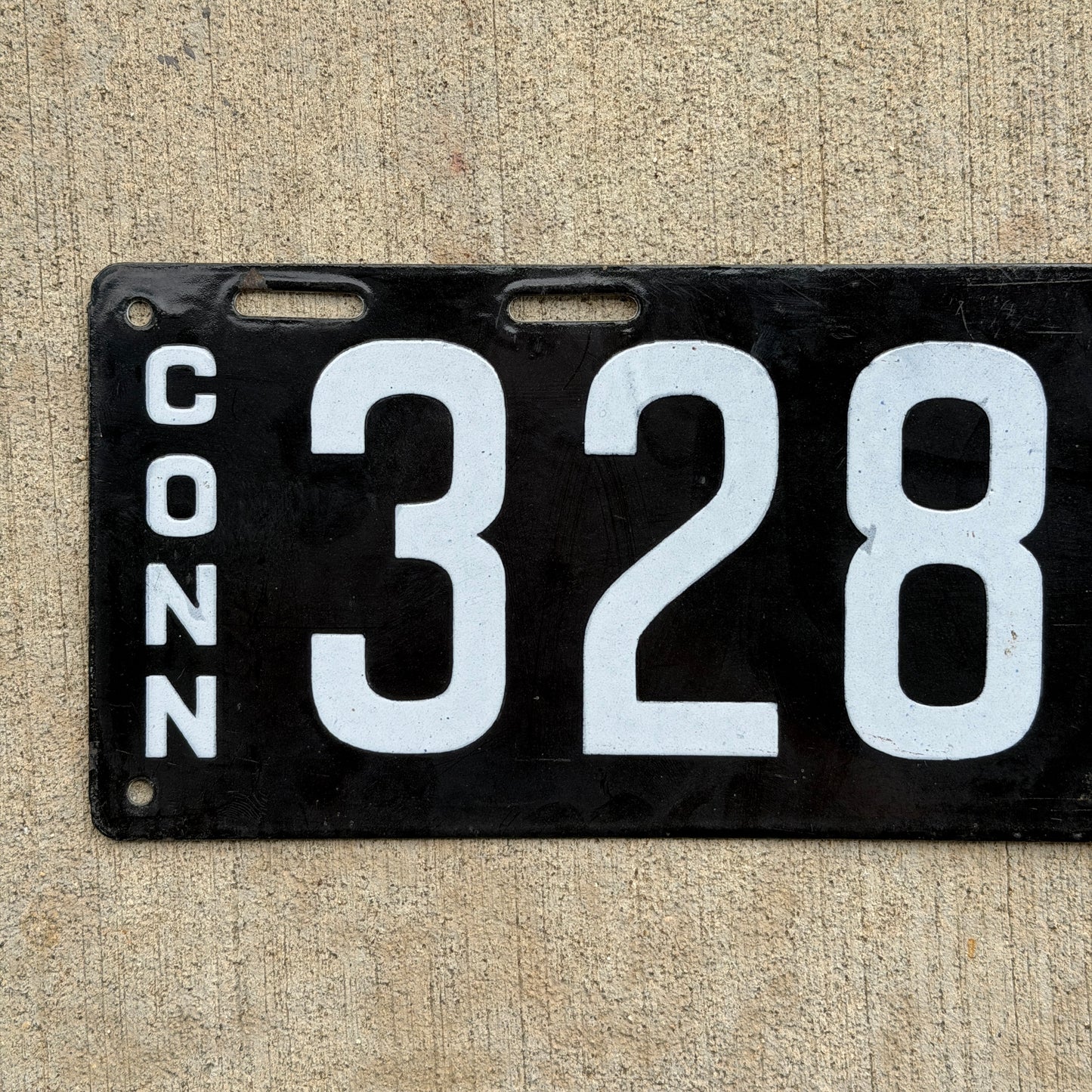 1916 Connecticut Porcelain License Plate Auto Tag 32828