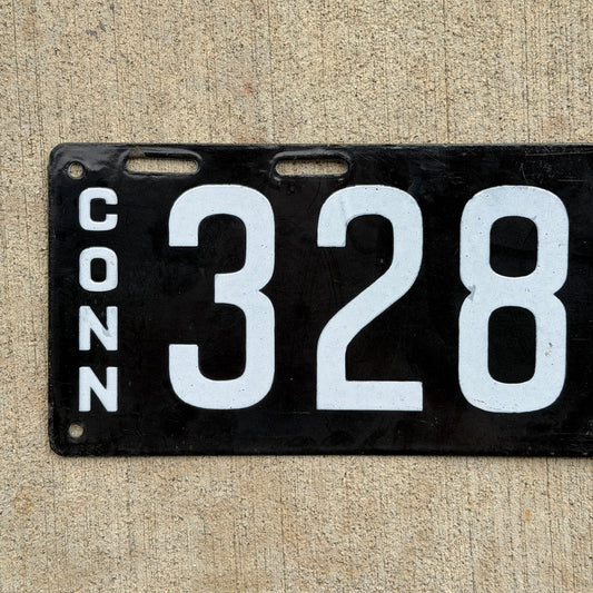 1916 Connecticut Porcelain License Plate Auto Tag 32828
