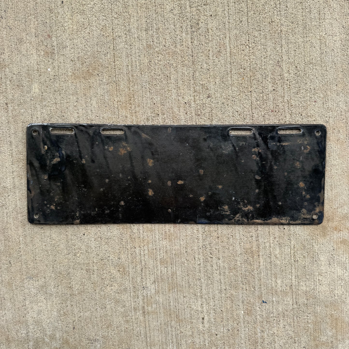 1916 Connecticut Porcelain License Plate Auto Tag 32828